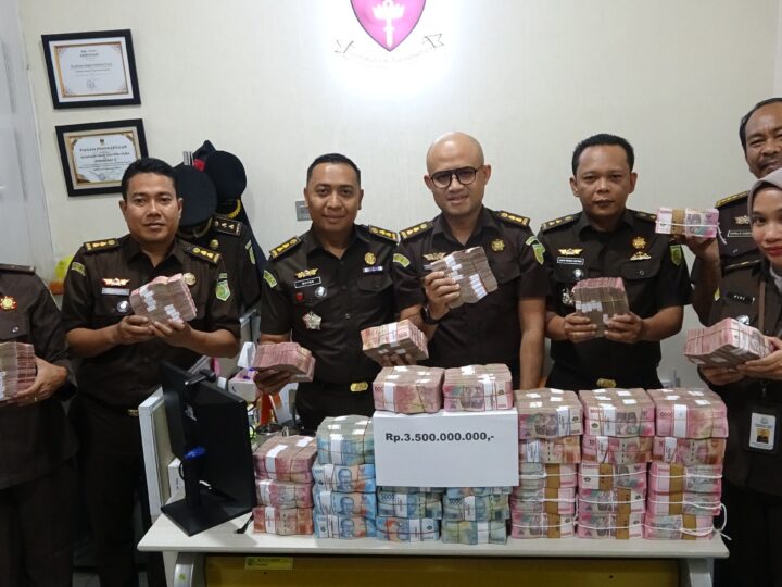 Kejati Sumut Terima Penitipan Kerugian Keuangan Negara Sebesar Rp3,5 Miliar Atas Dugaan Korupsi Pemotongan ADD Kota Padangsidimpuan