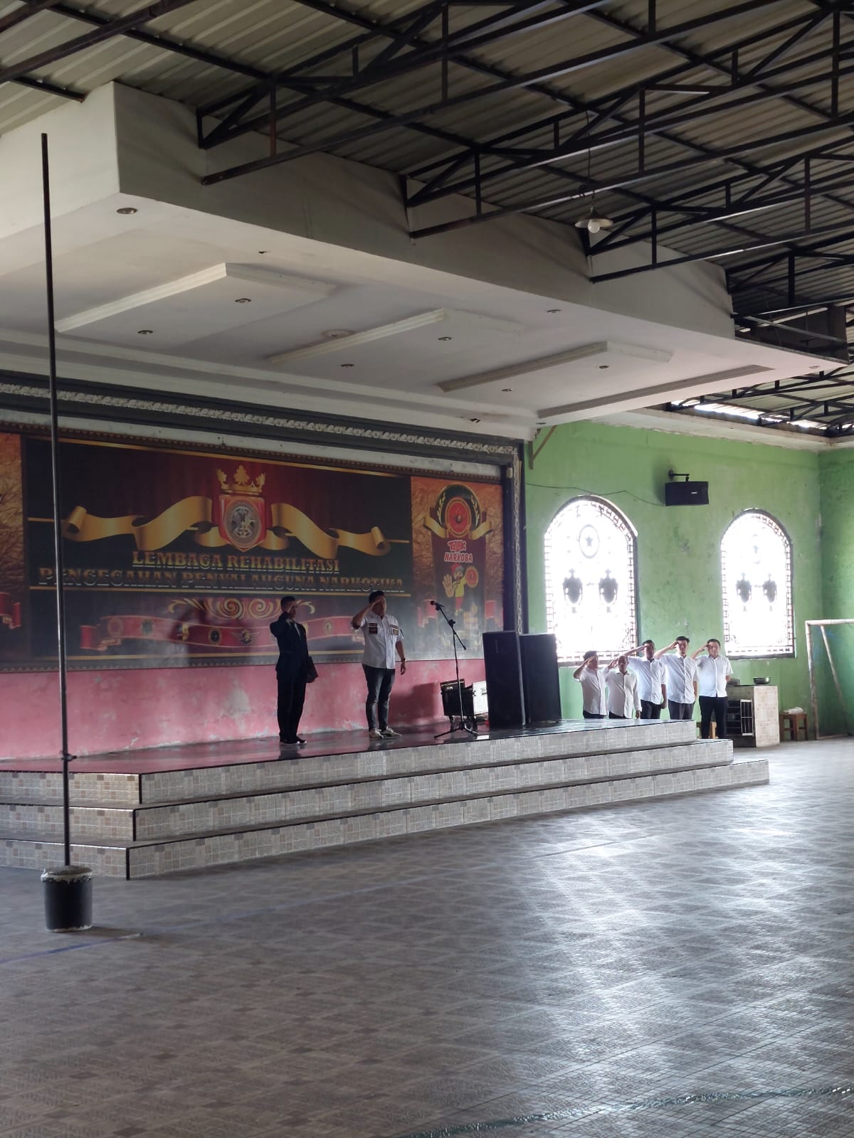 Bangkitkan Semangat Nasionalisme Para Residen,Kabid Kesehatan LRPPN-BI Rizky Novandri Pimpin Upacara Bendera Mingguan