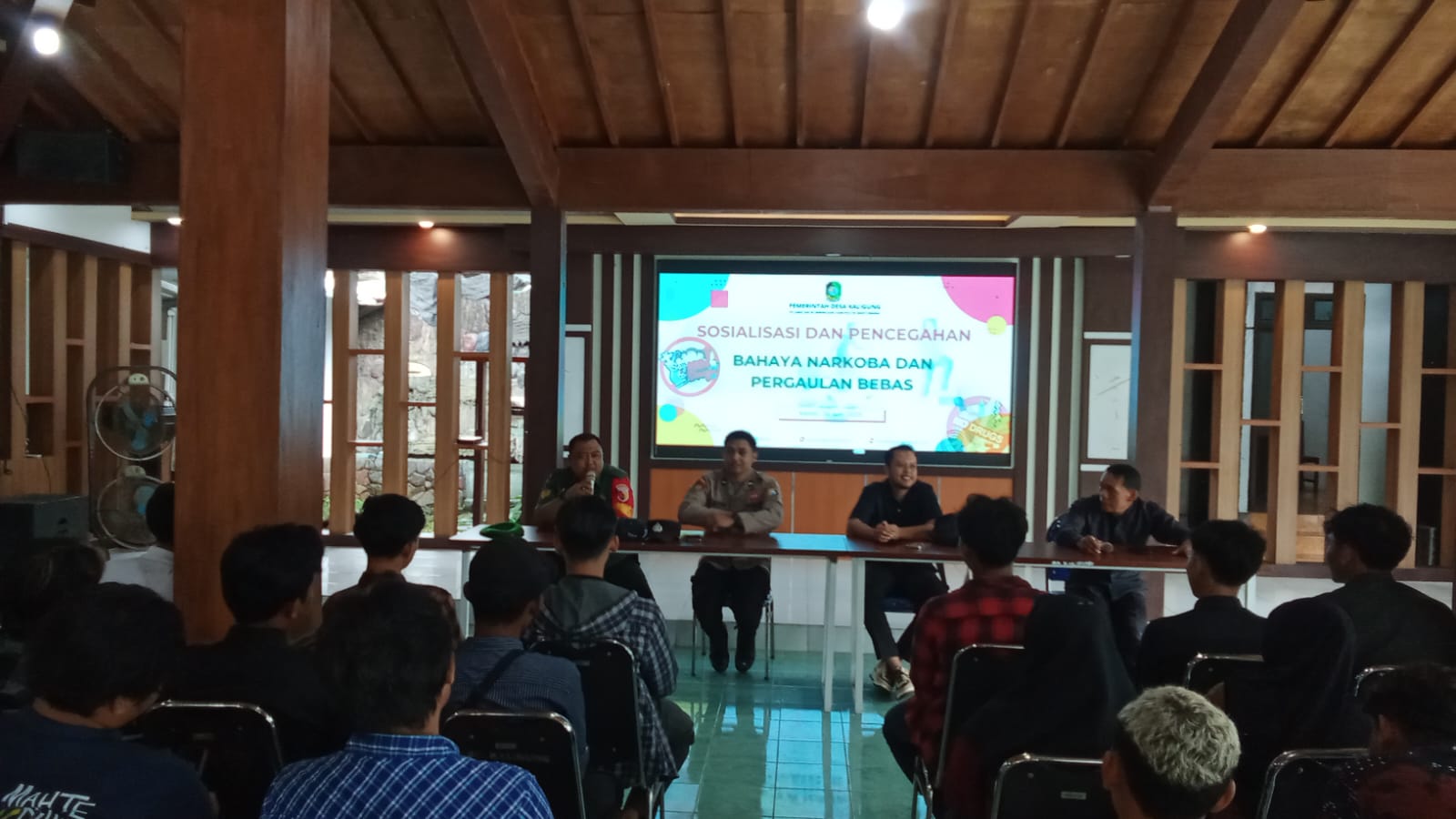 Selamatkan Generasi Muda dari Jeratan Narkoba,Pemdes Kalinggung bersama TNI -Polri Kecamatan Blimbing Sari, Sosialisasi Bahaya Akan Narkoba