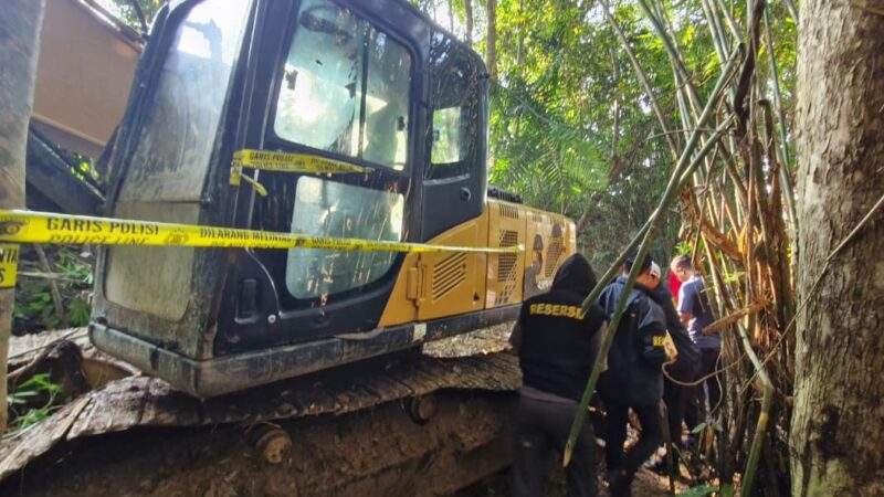Respon Cepat Pengaduan Masyarakat, Kapolres Muratara Tahan Alat Berat Excavator Diduga Milik Pengusaha di Lokasi Tambang Emas Ilegal 