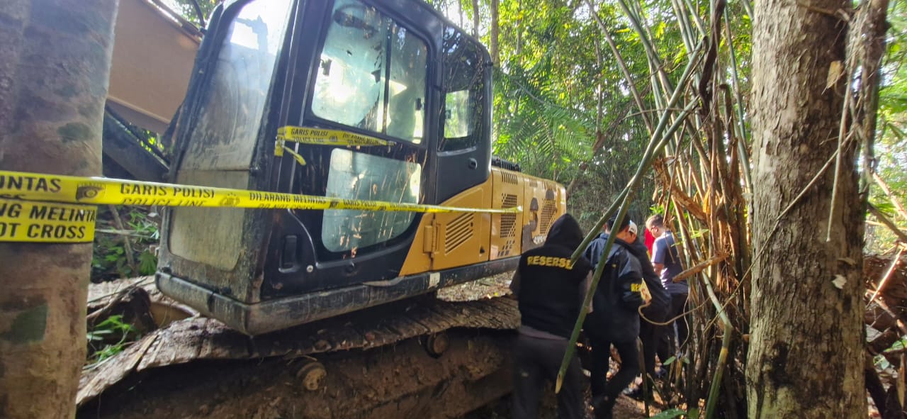 Respon Cepat Pengaduan Masyarakat, Kapolres Muratara Tahan Alat Berat Excavator Diduga Milik Pengusaha di Lokasi Tambang Emas Ilegal