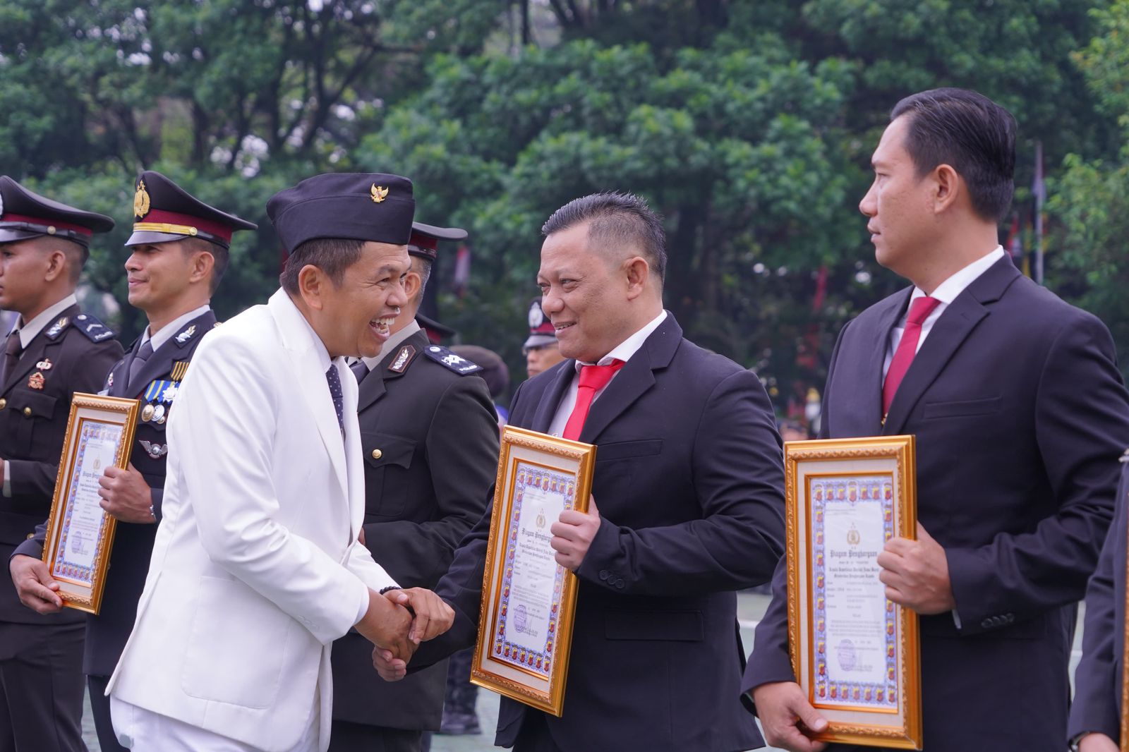 Polda Jabar Gelar Upacara Puncak HUT Bhayangkara ke-79, Gubernur Jabar Dedi Mulyadi Bertindak Selaku Inspektur Upacara