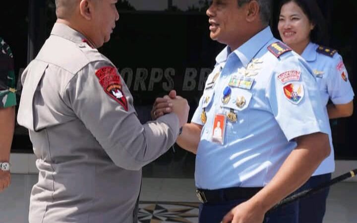 Perkuat Sinergitas TNI – Polri, Danpas 1 Korps Brimob Polri,Kunjungi Danlanud Suwondo Medan 
