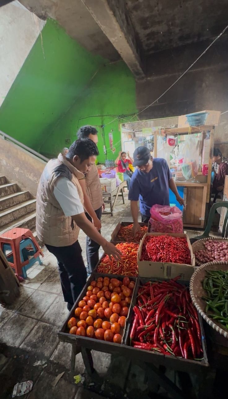 Satgas Pangan Ditreskrimsus Polda Kalsel Gelar Pengecekan Bahan Pokok di Pasar Antasari Banjarmasin