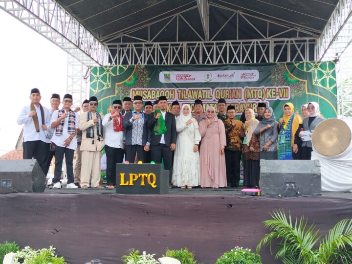 Pawai Ta’aruf Pembukaan MTQ VII, Camat Pebayuran Wujudkan Masyarakat Cinta Al-Qur’an