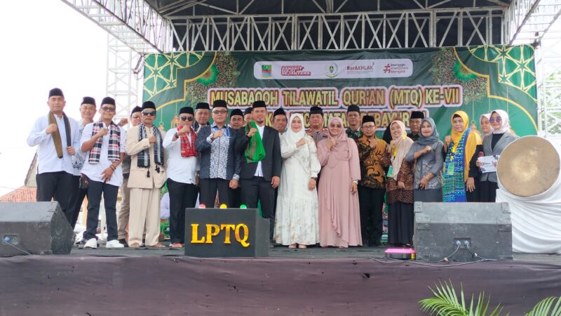 Pawai Ta’aruf Pembukaan MTQ VII, Camat Pebayuran Wujudkan Masyarakat Cinta Al-Qur’an
