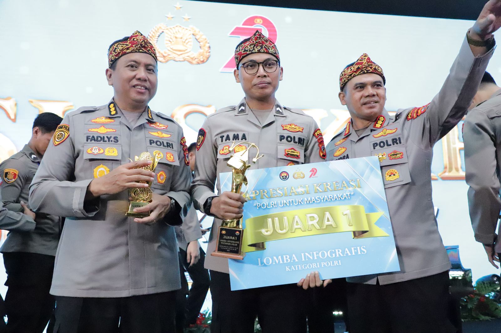 Meraih 5 Juara di Ajang Awarding Day Apresiasi Kreasi Polri Kabid Humas Polda Jabar Diapresiasi Kapolri