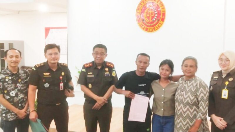 Kejari Nias Selatan Selesaikan Kasus KDRT antara Ayah dan Anak melalui Restorative Justice