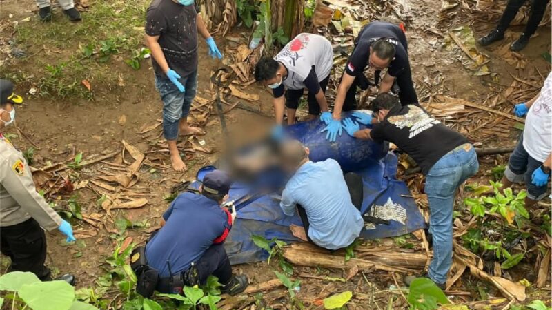 Warga Kota Tangerang Dihebohkan  Penemuan Mayat Perempuan di Bantaran Sungai Cisadane dalam Tong Plastik 