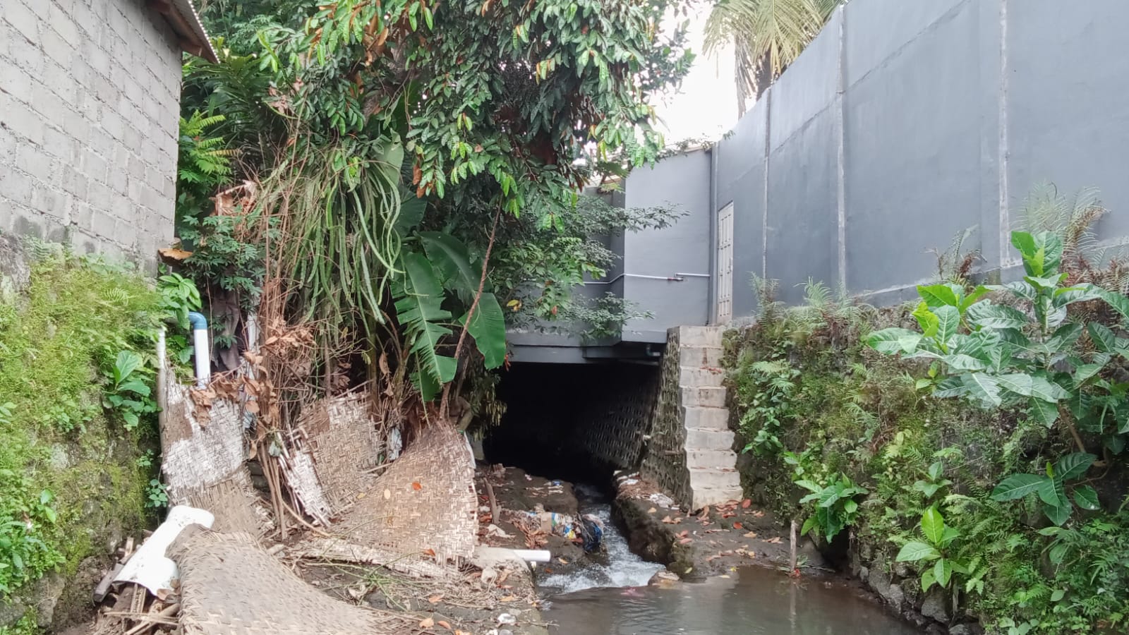 Bangunan di Atas Sungai Milik GM,Berpotensi Banjir karena Menghambat Aliran Air Hujan dan Limbah