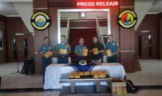 TNI AL Gagalkan Upaya Penyelundupan Narkoba Jenis Ganja Seberat 15 KG di Perairan Natal 