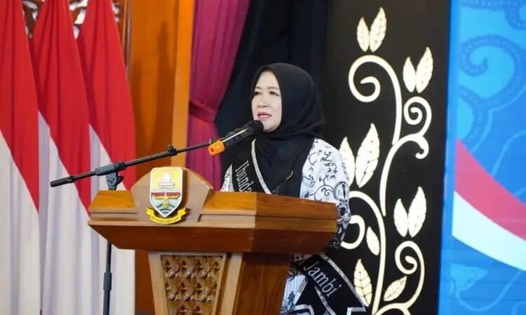 Ketua TP-PKK Hj.Hesnidar Haris SE, Diangkat Sebagai Ibunda Guru di Provinsi Jambi 