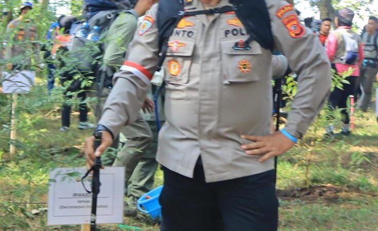 Brigjend Rhinto Pejabat Polda Jabar Tercatat Pemecah Rekor Personil Polri Tertua Naik Gunung Se Indonesia