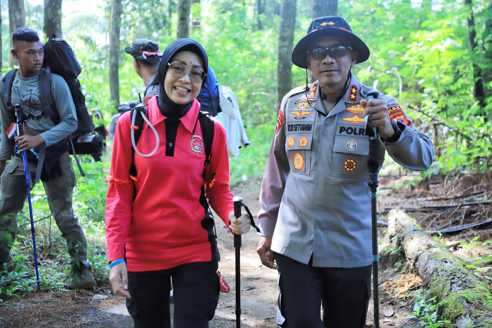 Ibu Kapolda Jabar, Diana Rudi Setiawan Satu-Satunya Ketua Bhayangkari sampai Puncak Gunung Ciremai, Melesat Bak Panah Srikandi