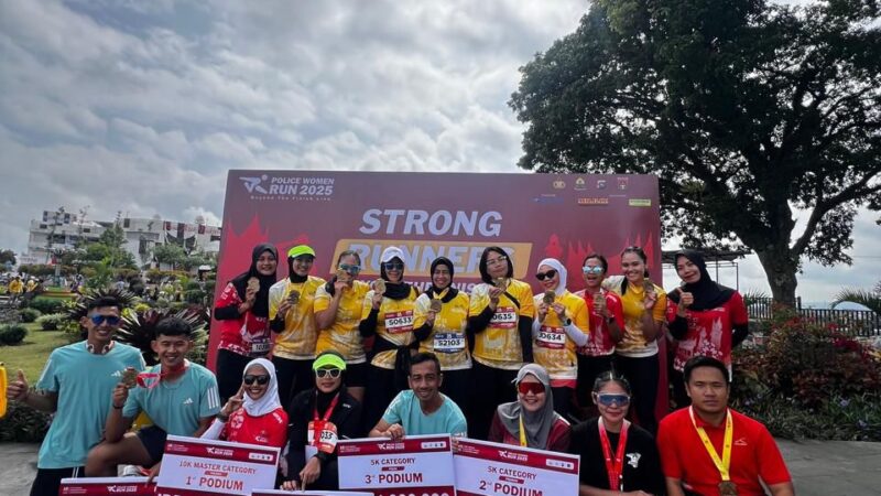 Polwan dan Personel Polda Jabar Raih Prestasi di Police Women Run 2025 Bukittinggi