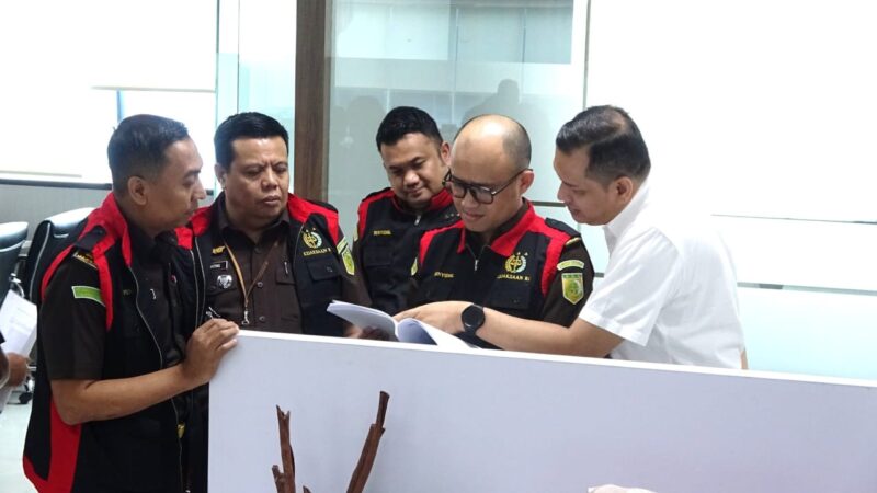 Dugaan Korupsi Pengadaan 2 Unit Kapal, Kantor PT.Pelindo Belawan Di Geledah Jaksa Kejatisu