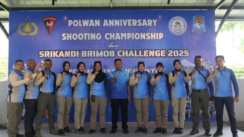Wadansat Brimob Polda Jabar dampingi Tim Polwan Dalam Pembukaan Polwan Anniversary Shooting Championship dan Srikandi Brimob Challenge