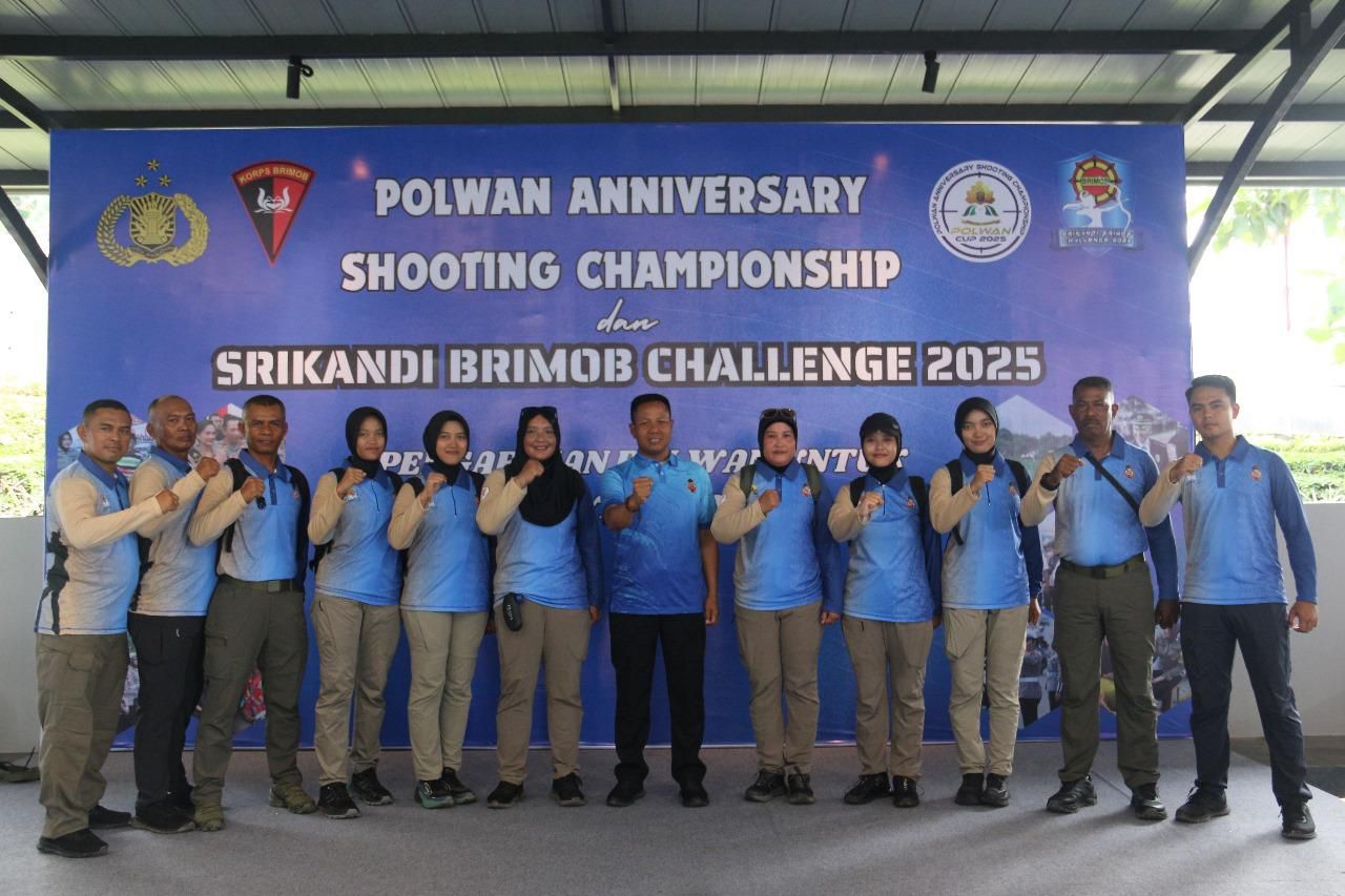 Wadansat Brimob Polda Jabar dampingi Tim Polwan Dalam Pembukaan Polwan Anniversary Shooting Championship dan Srikandi Brimob Challenge