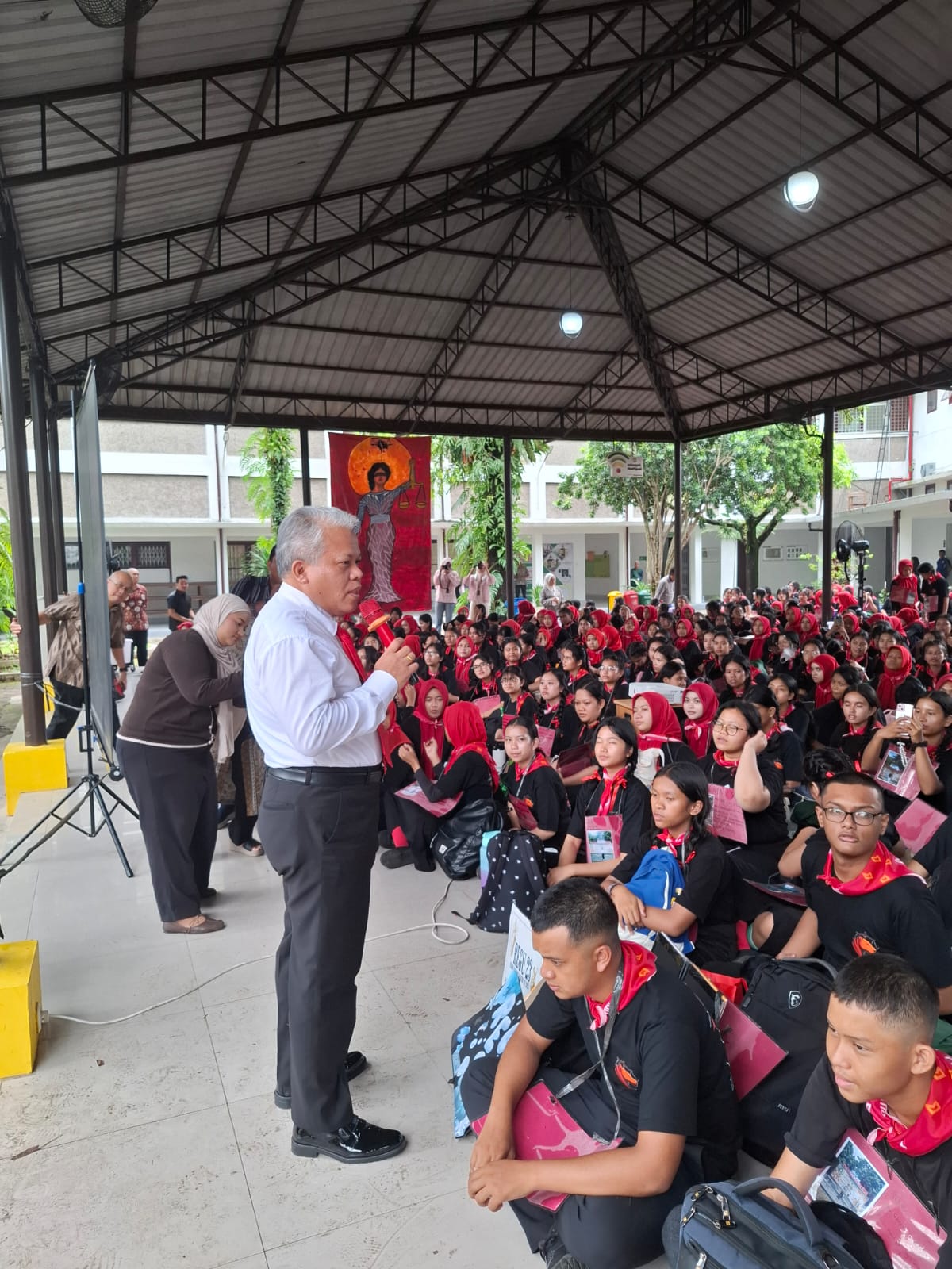 Berikan Motivasi Bagi Mahasiswa Baru, Harli Siregar Bernostalgia ke Kampus Fakultas Hukum USU