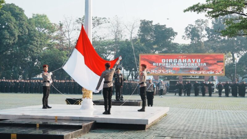 Peringati HUT RI Ke – 80, Polda Jabar Gelar Upacara Bendera di Mapolda Jabar