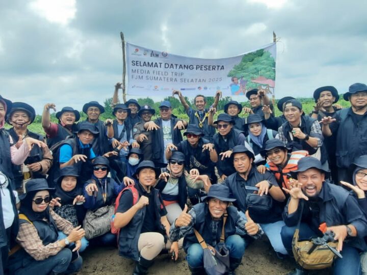 Media Field Trip FJM Sumsel, SKK Migas dan KKKS, Tanam Mangrove Demi Paru-paru Dunia