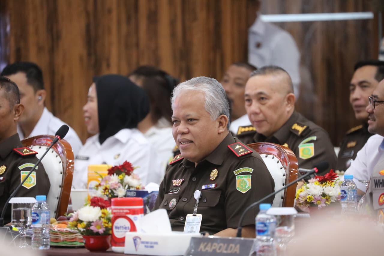 Dihadapan Komisi III DPR-RI, Kajati Sumut Mendukung Upaya Pembaharuan KUHAP Untuk Mewujudkan Keadilan Kemanfaatan Dan Kepastian Hukum