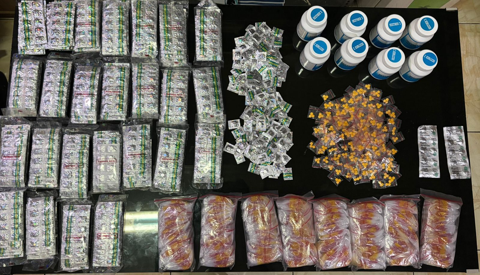 Polisi Gerebek Rumah Dijadikan Tempat Penyimpanan Obat Terlarang