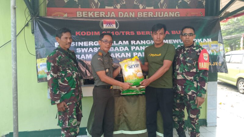 Danramil Rajeg Gelar Gerakan Pangan Murah, Sediakan Ratusan Paket Beras untuk Warga