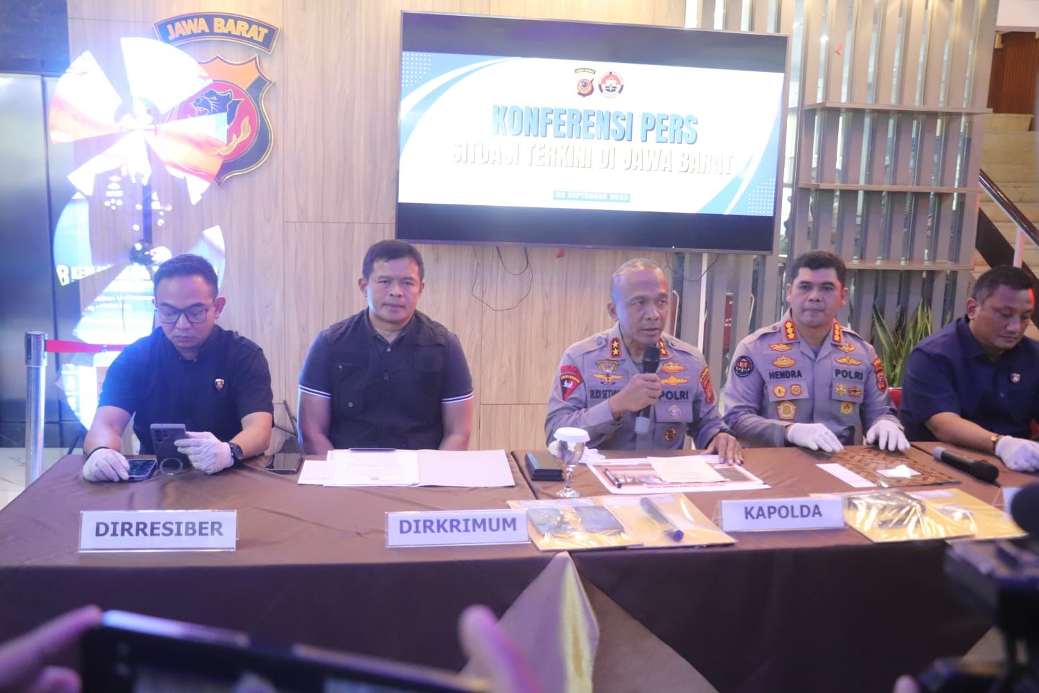Polda Jabar Klarifikasi Terkait Isu Polisi Masuk Kampus,Tegaskan Hanya Lakukan Pengamanan di Jalan Umum