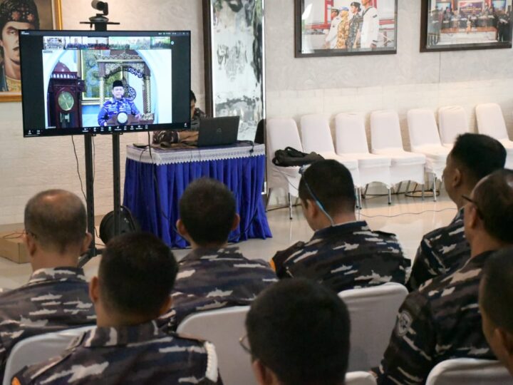 Perkuat Iman dan Taqwa, Prajurit Lanal Palembang Ikuti Ceramah Agama Online   