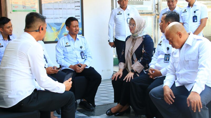 Pembinaan dan Pelayanan Dasar Bagi Warga Binaan di Lapas Banyuwangi Tuai Pujian dari Sesitjen Kemenimipas