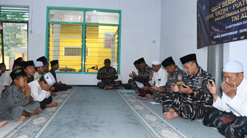 Momen HUT TNI AL Ke -80,Danlanal Banyuwangi,Gelar Doa Bersama dan Santuni Anak Yatim Piatu 