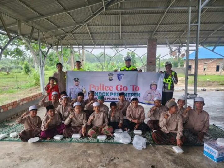 Peringati Maulid Nabi Muhammad SAW 1447 H, Satlantas Polres Tanjabtim Kunjungi Pondok Pesantren Modern Hafizhun Alim di Kelurahan Nibung Putih 