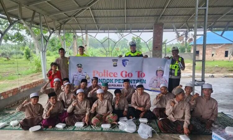 Peringati Maulid Nabi Muhammad SAW 1447 H, Satlantas Polres Tanjabtim Kunjungi Pondok Pesantren Modern Hafizhun Alim di Kelurahan Nibung Putih 