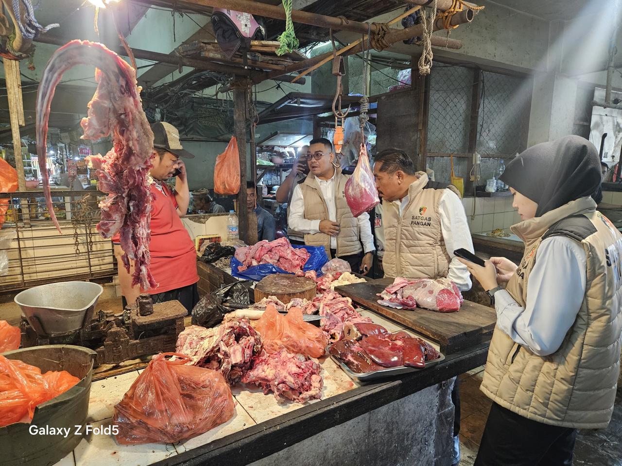 Satgas Pangan Polda Kalsel Gelar Pengecekan Harga di Pasar Antasari Banjarmasin