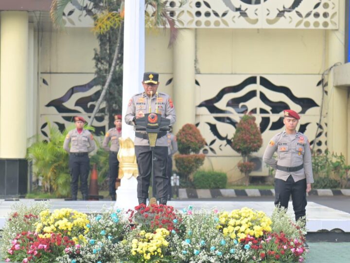 Polda Jabar Gelar Upacara Peringatan Hari Olahraga Nasional 2025
