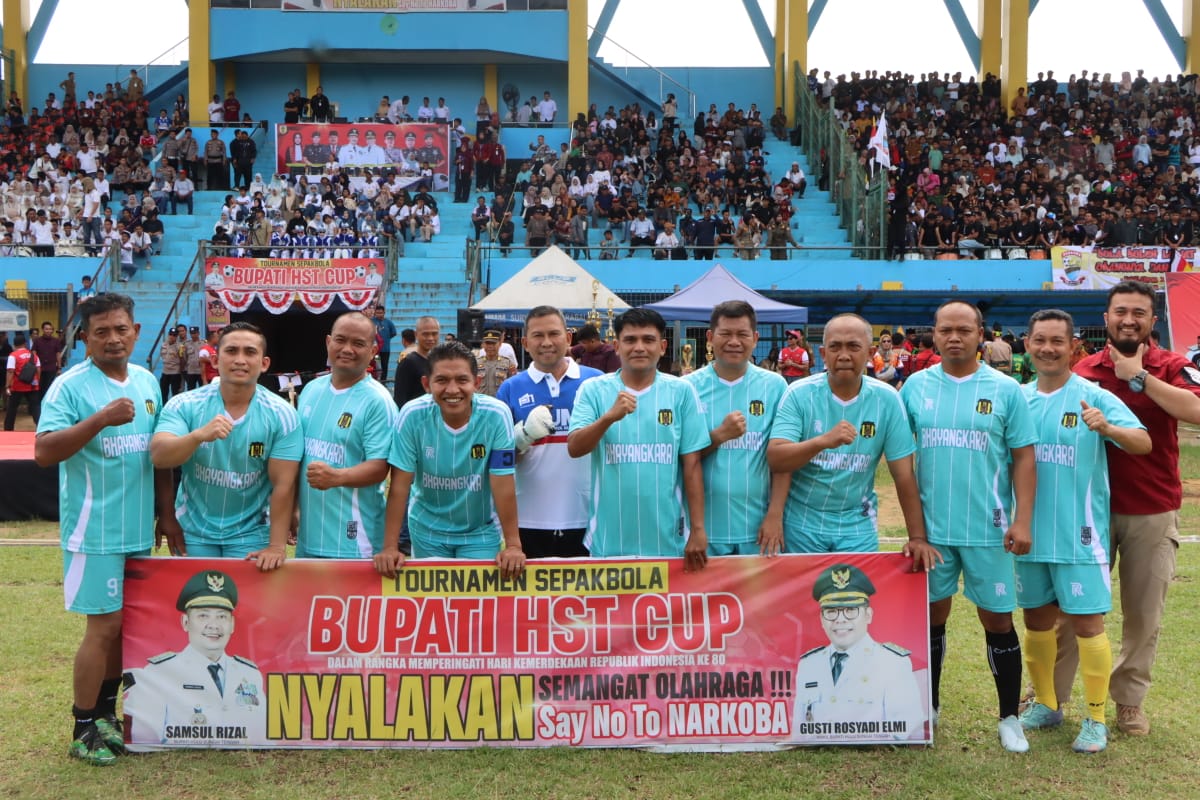 Turnamen Sepak Bola Bupati HST Cup, Nyalakan Semangat Olahraga Peserta Turnamen
