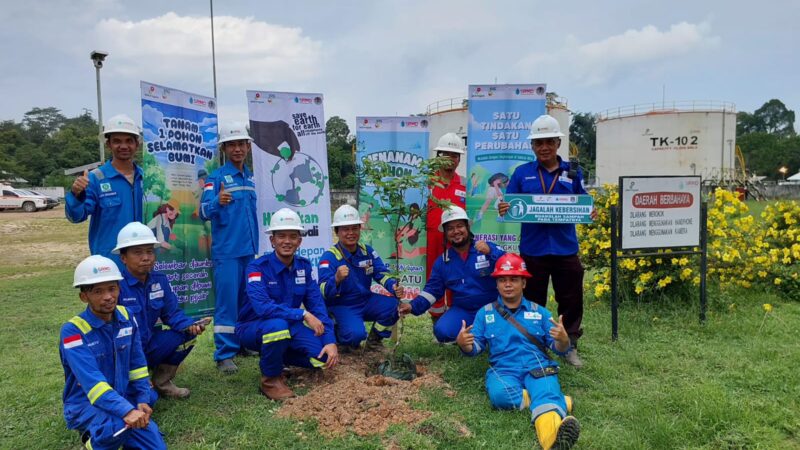 Rayakan World Cleanup Day,SKK Migas dan Seleraya Merangin Dua Tanam Pohon di Area Kerja
