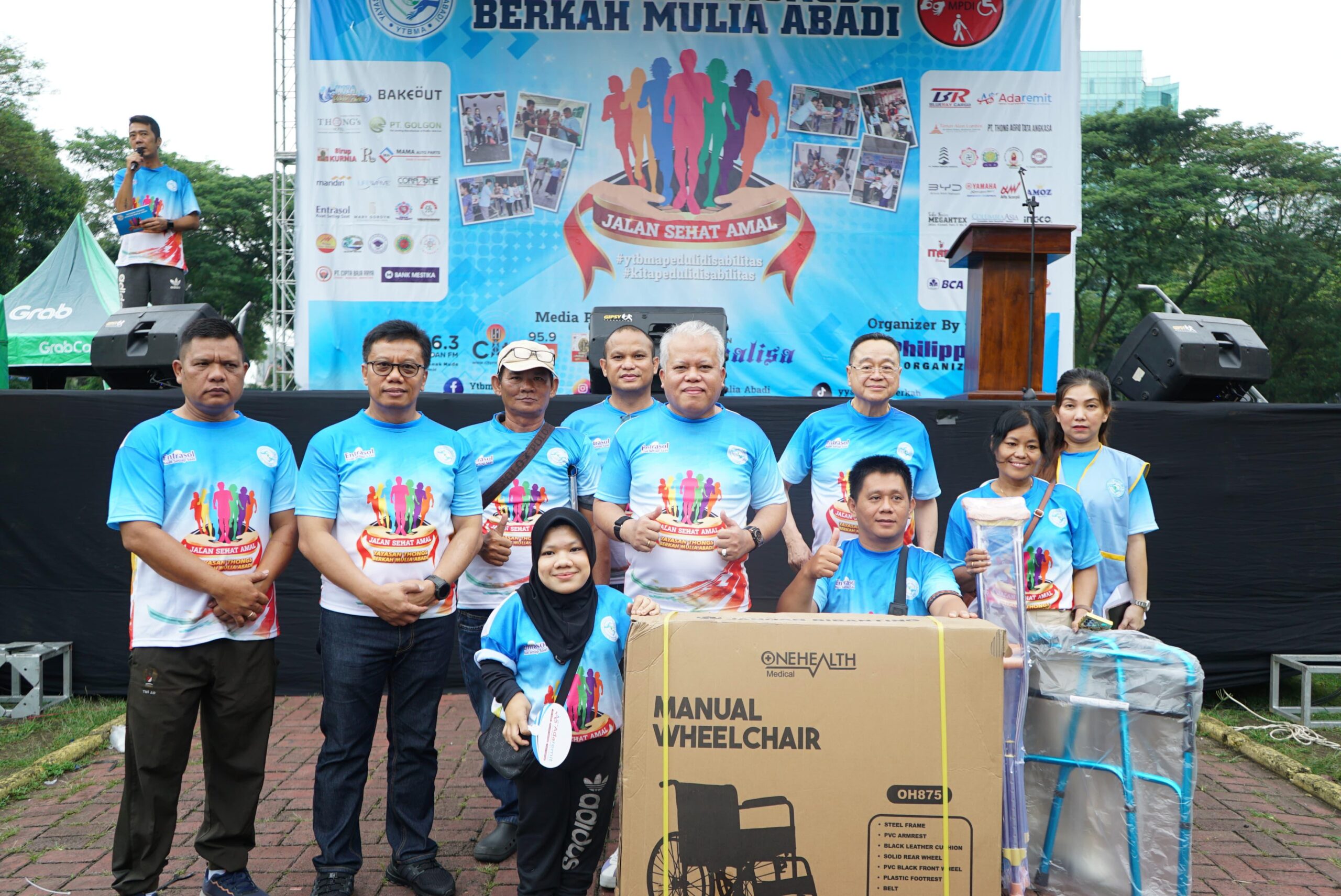 Kajati Harli Siregar Hadiri Acara Yayasan Thongs : Jalan Santai, Santunan Disabilitas, dan Doorprize di Lapangan Benteng Medan