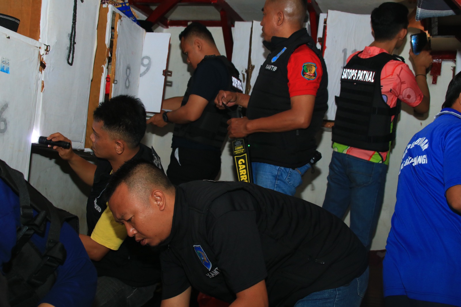 Pastikan Bebas dari Barang Terlarang,Kamar Hunian Warga Binaan Lapas Banyuwangi Digeledah