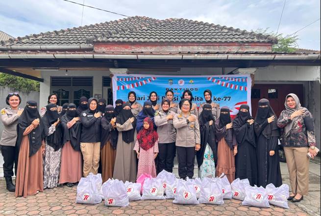 Srikandi Polri Berbagi Kasih: Polwan Polda Sumut Gelar Bakti Sosial Hut Ke-77 