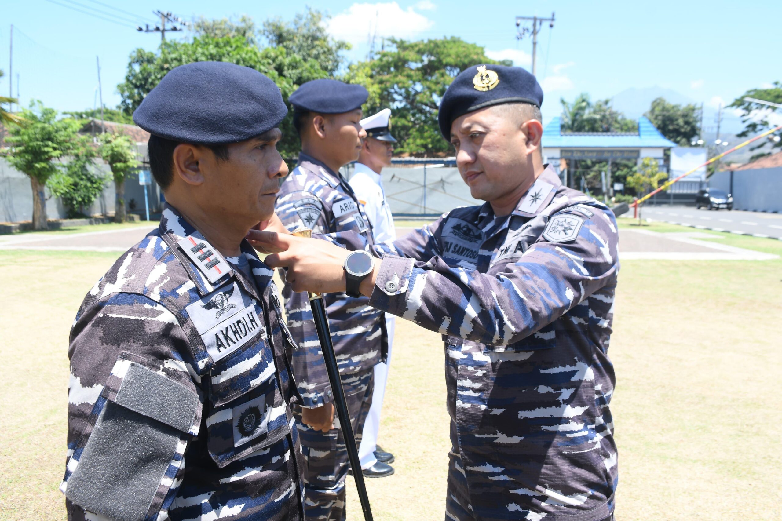 Danlanal Banyuwangi Letkol Laut (P) Muhammad Puji Santoso MSc, Pimpin Upacara Kenaikan Pangkat Prajurit Lanal Periode 1 Oktober 2025