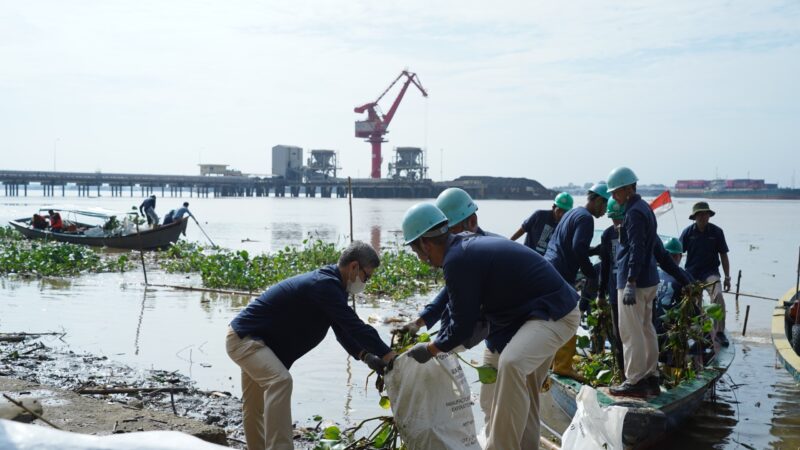World Cleanup Day, Pusri Palembang Ajak Jaga Nadi Kehidupan Lewat Bersih Sungai