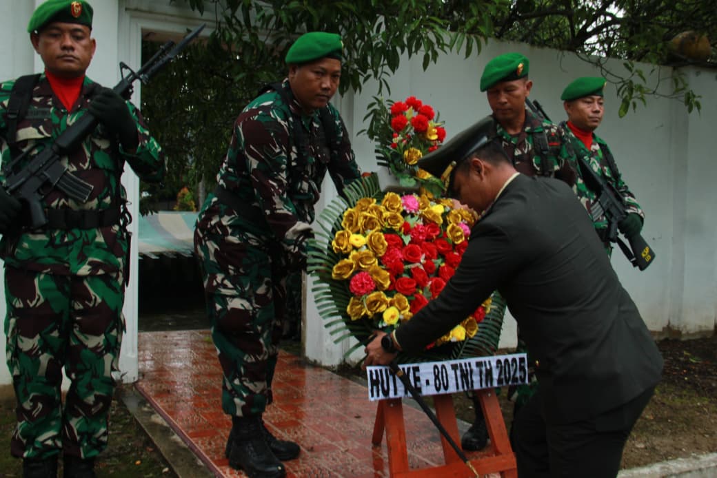 Dandim 0117/Aceh Tamiang Pimpin Ziarah Nasional HUT Ke-80 TNI Di TMP Kuala Simpang