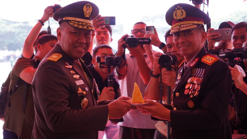 Hadiri Upacara HUT Ke-80 TNI,Kapolda Aceh: Makin Kuat Bersama Rakyat