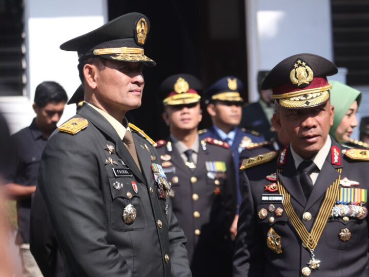Soliditas TNI-Polri, Kapolda Jabar Hadiri Upacara Parade Peringatan HUT ke 80 TNI Tahun 2025