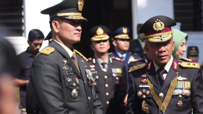 Soliditas TNI-Polri, Kapolda Jabar Hadiri Upacara Parade Peringatan HUT ke 80 TNI Tahun 2025