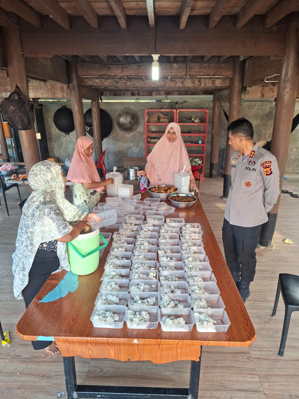 Kapolda Aceh Tinjau Program PMT bagi Ibu Hamil dan Lansia di Gampong Tibang