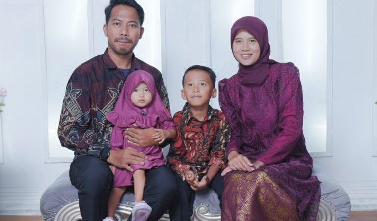 Mengenang Ayahanda Tercinta,Riza Ciptakan Karya Inspiratif Lewat Brand Gumbrelle