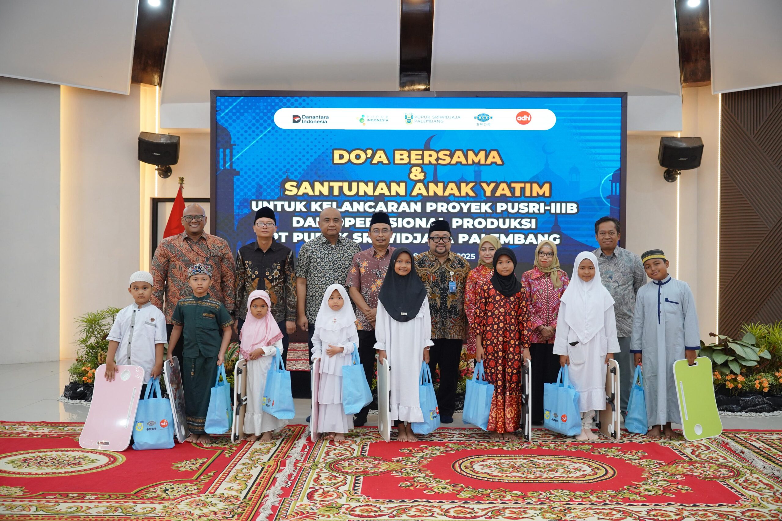 Doa Bersama dan Santuni Anak Yatim ,Berkah untuk Proyek Pabrik IIIB PT.Pusri Palembang dan PT Adhi Karya (Persero) Tbk